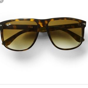 Boyfriend raybans in tort